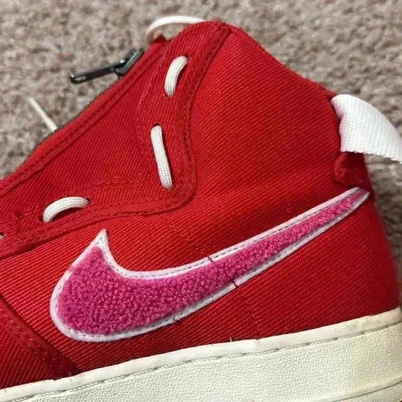 Nike - Picture 7 of 8